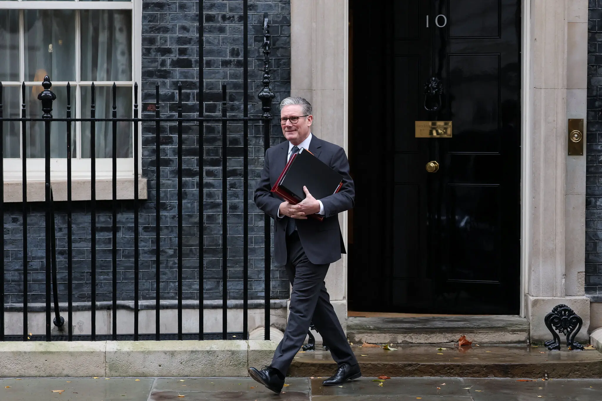 Скандал Мандельсона й Епштейна: чому Стармера поки рятує кабінет